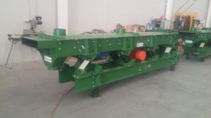 Front view of battery dusty vibrating screen.